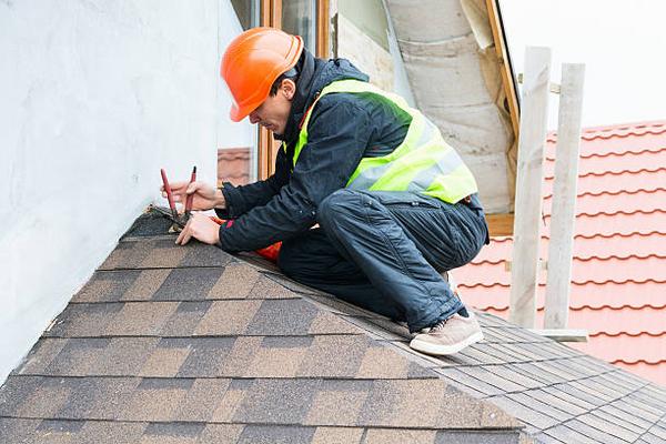 Comparing Roofing Contractors in Bloomington: What You Should Know